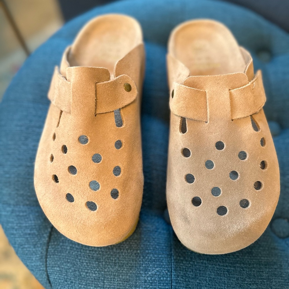 🆕 Brandblack Women’s Taupe Leather Mules. Size 7.5. - Picture 2 of 16